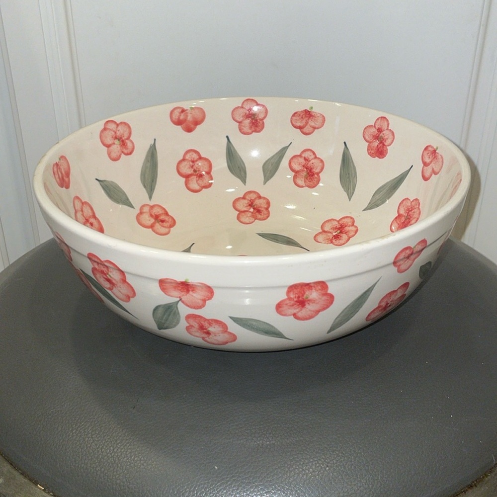Pretty Gibson Large Floral Ceramic Serving Bowl 10 Inches Wide & 3.7 Inches Deep